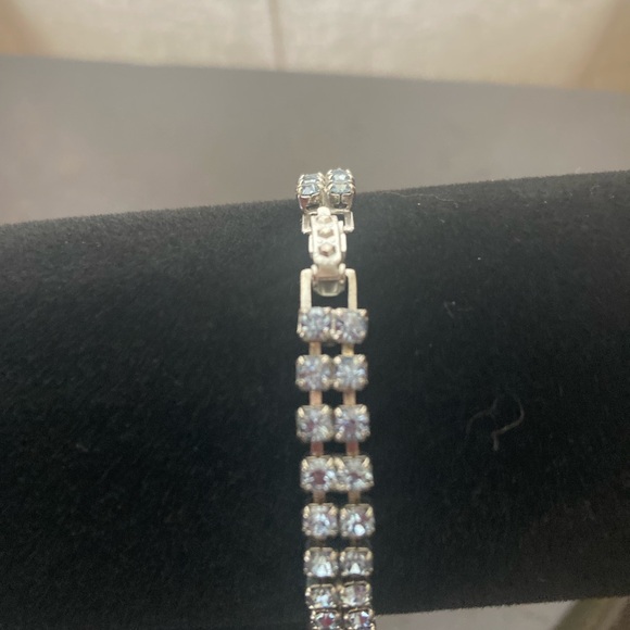 Vintage Rhinestone Tennis bracelet - Picture 4 of 4